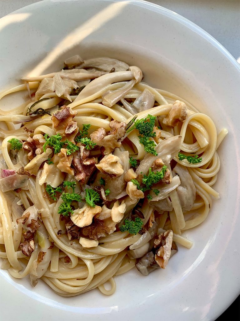Ottolenghi recept Spaghetti met rozemarijn en walnoten Jummys